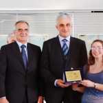 Martina Cavallaro premiata dal sindaco Gori e dal Consigliere della PRovincia di Roma Sergio Urilli (2)
